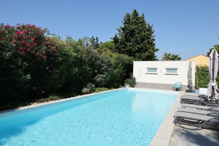 Image No.7-5 Bed House for sale