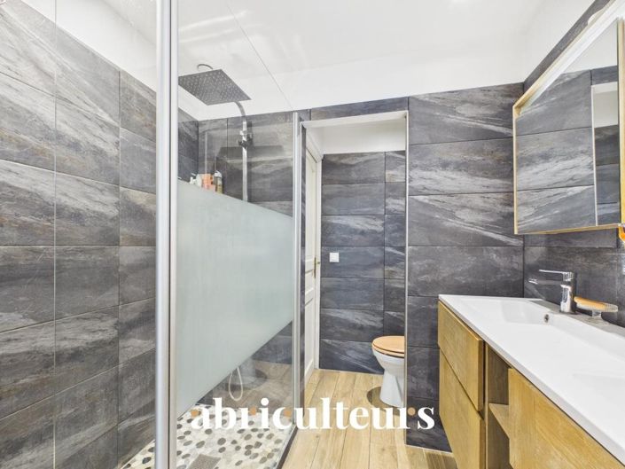 Image No.12-2 Bed Apartment for sale