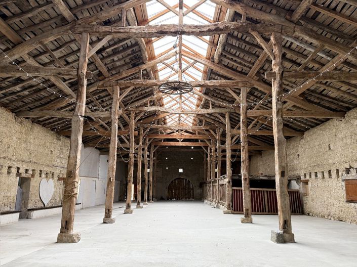 Image No.15-8 Bed Property for sale