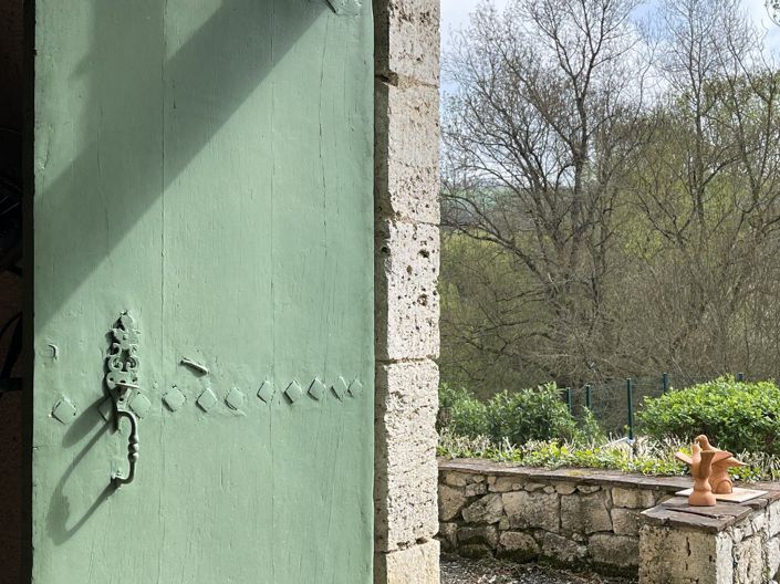 Image No.16-8 Bed Property for sale