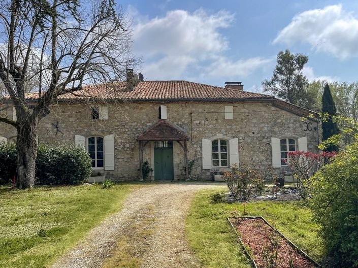 Image No.19-8 Bed Property for sale