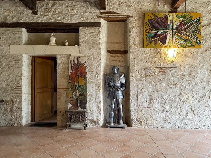 Image No.6-8 Bed Property for sale