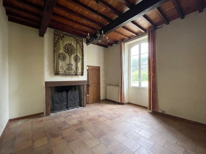 Image No.8-8 Bed Property for sale