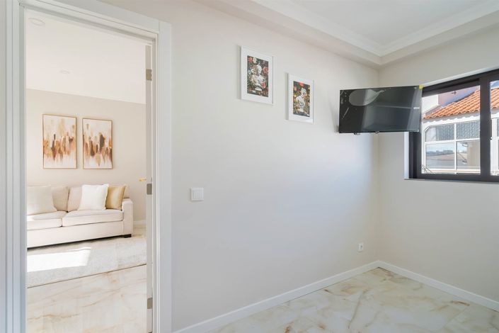 Image No.17-2 Bed Apartment for sale