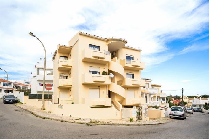 Image No.21-2 Bed Apartment for sale