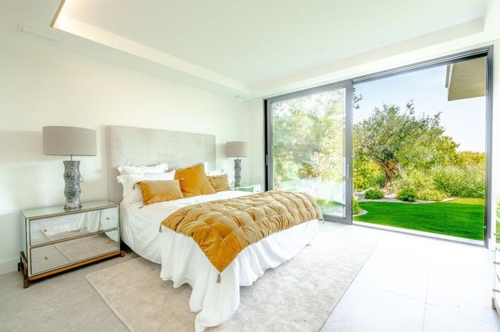 Image No.4-4 Bed House for sale