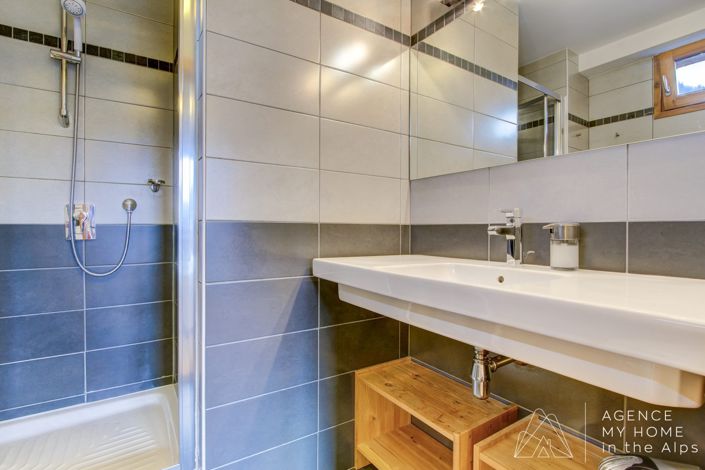 Image No.20-7 Bed House for sale