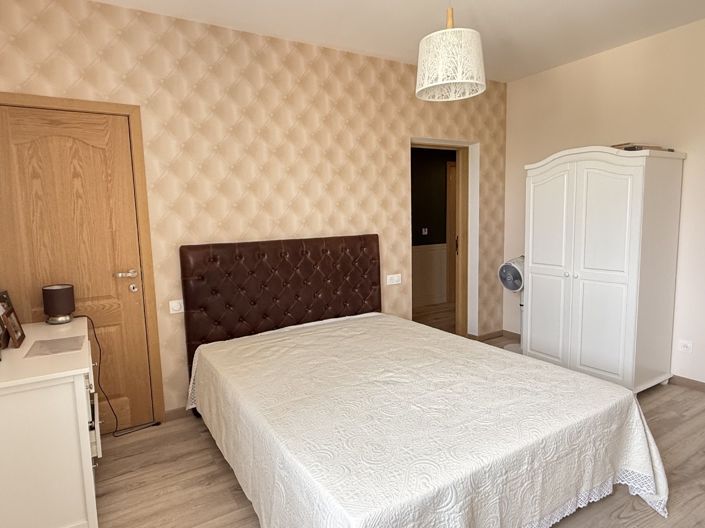 Image No.14-7 Bed House for sale