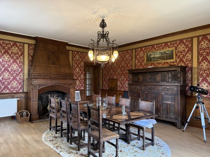 Image No.8-7 Bed House for sale