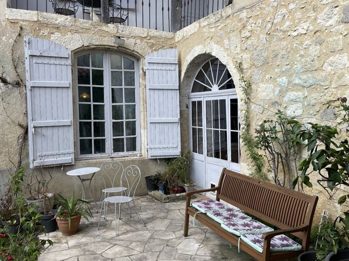 Image No.18-6 Bed House for sale