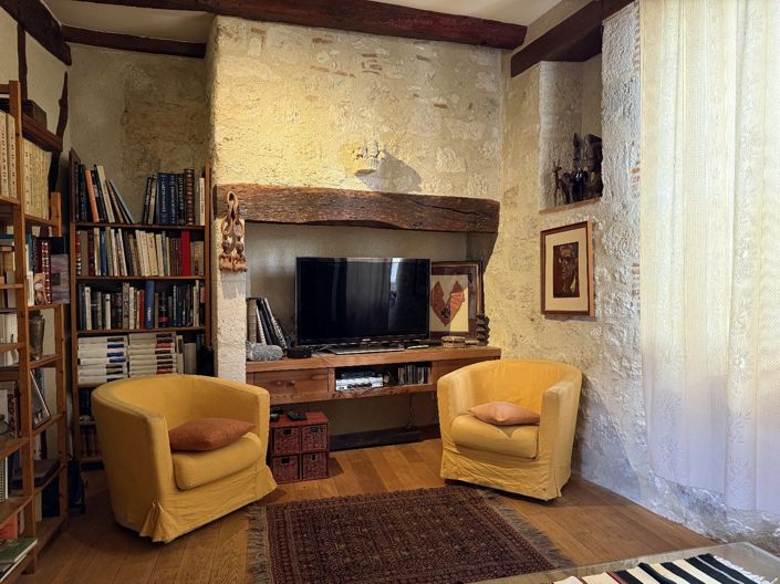 Image No.6-6 Bed House for sale