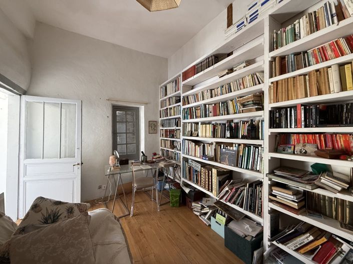 Image No.8-6 Bed House for sale