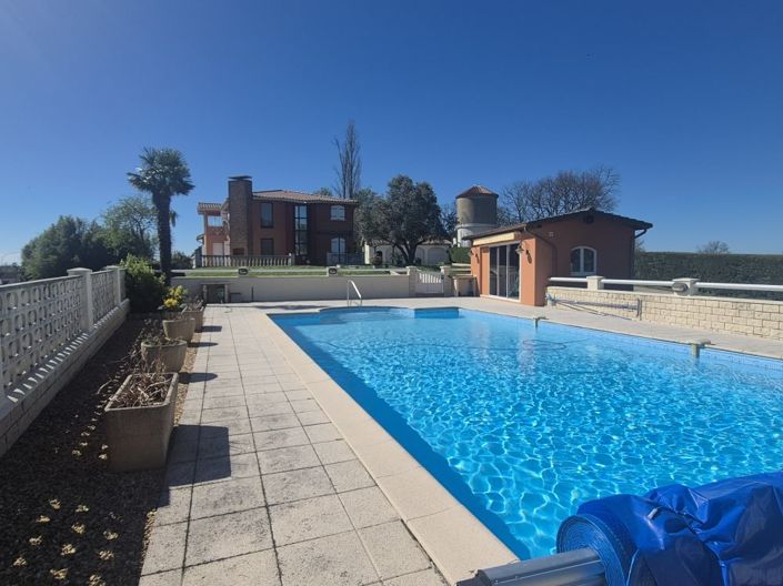 Image No.11-3 Bed House for sale