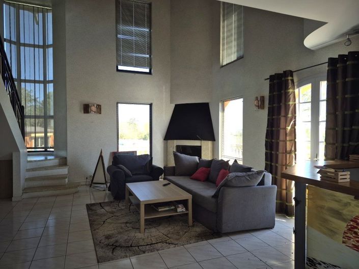 Image No.17-3 Bed House for sale