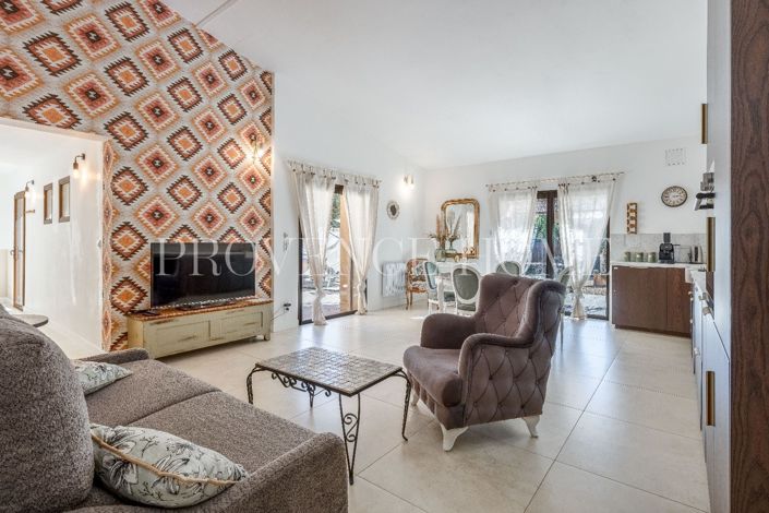 Image No.5-2 Bed House for sale