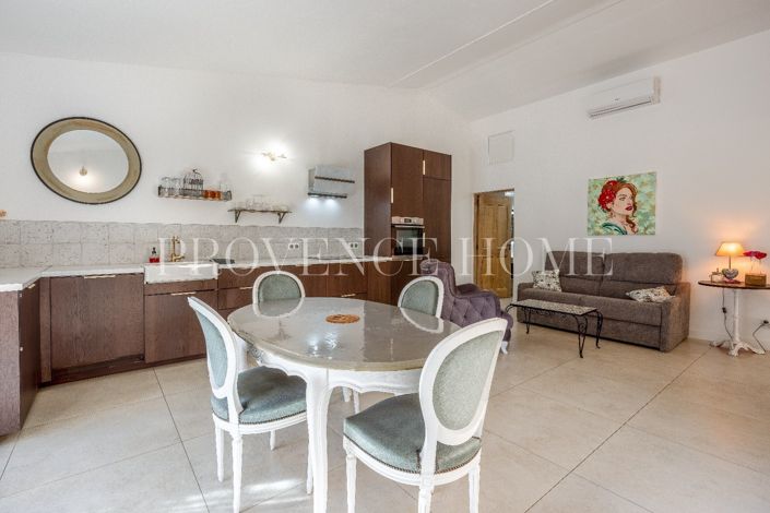 Image No.6-2 Bed House for sale