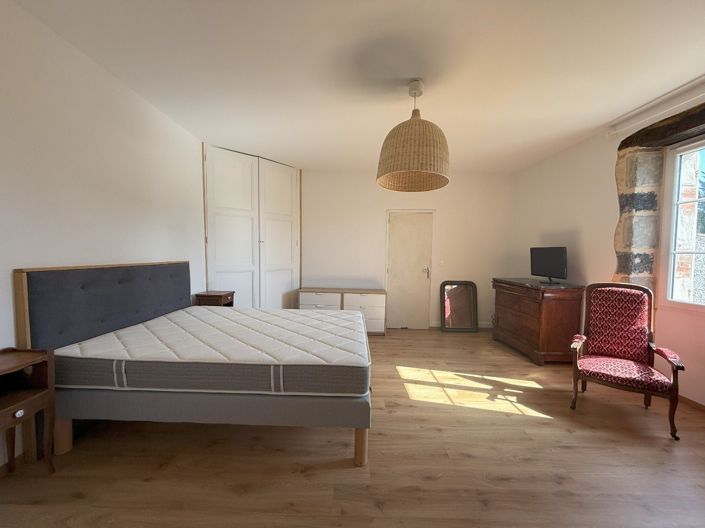 Image No.12-3 Bed House for sale