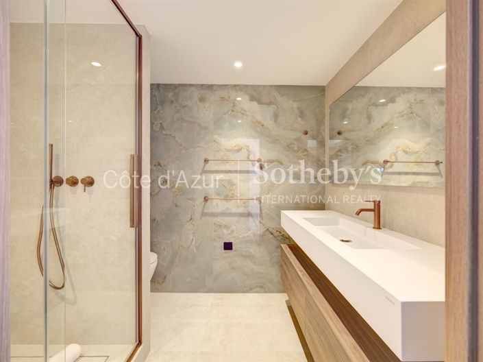 Image No.12-5 Bed Apartment for sale