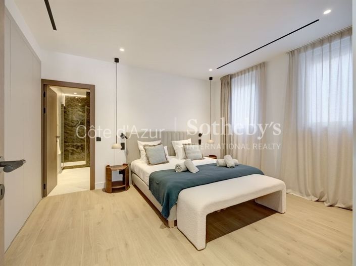 Image No.15-5 Bed Apartment for sale