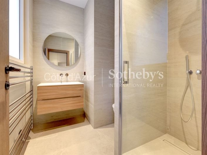 Image No.18-5 Bed Apartment for sale