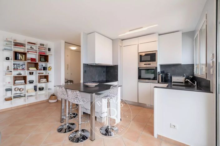 Image No.3-2 Bed Apartment for sale