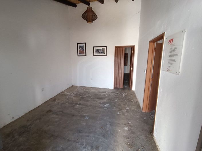 Image No.5-1 Bed House for sale