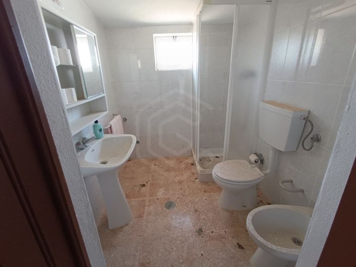 Image No.9-1 Bed House for sale