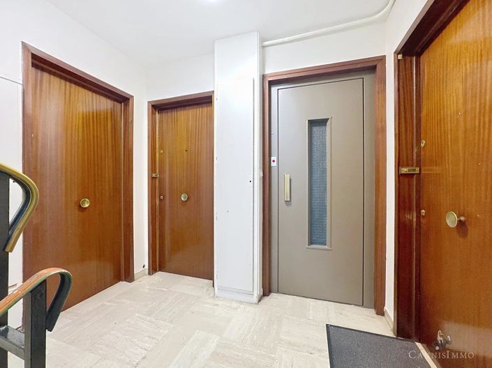 Image No.10-1 Bed Apartment for sale