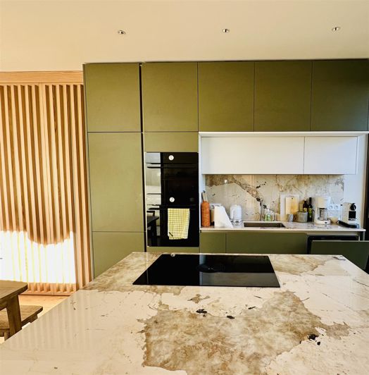 Image No.8-4 Bed House for sale