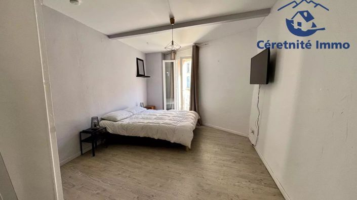 Image No.8-1 Bed House for sale