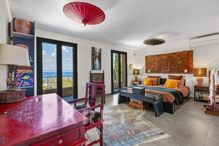 Image No.6-4 Bed House for sale