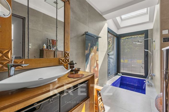 Image No.7-4 Bed House for sale