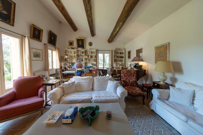 Image No.6-5 Bed House for sale