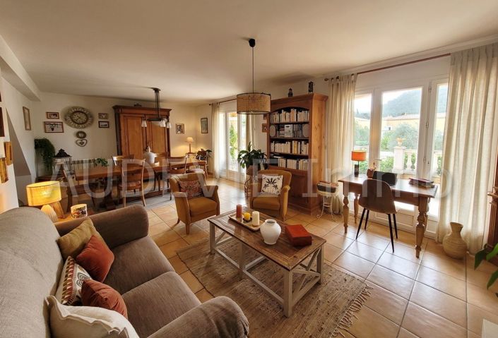 Image No.11-5 Bed House for sale