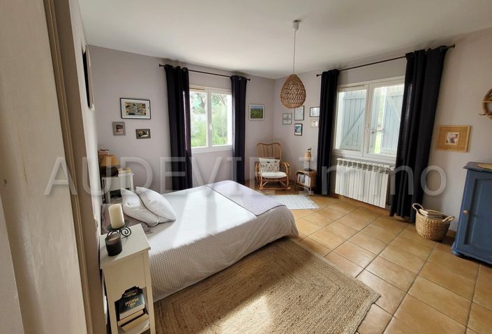 Image No.17-5 Bed House for sale