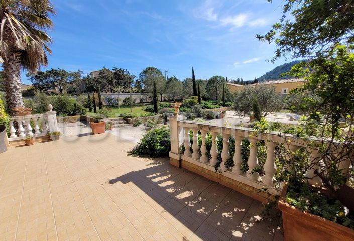 Image No.4-5 Bed House for sale