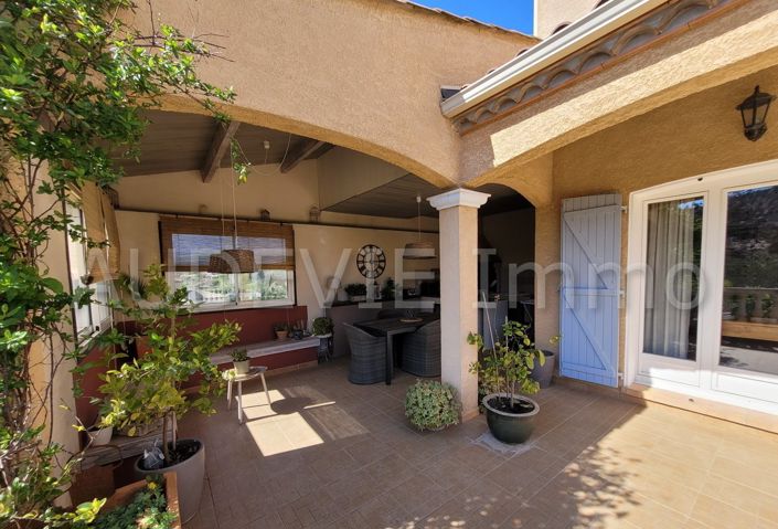 Image No.7-5 Bed House for sale