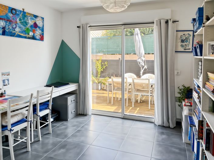 Image No.15-3 Bed House for sale