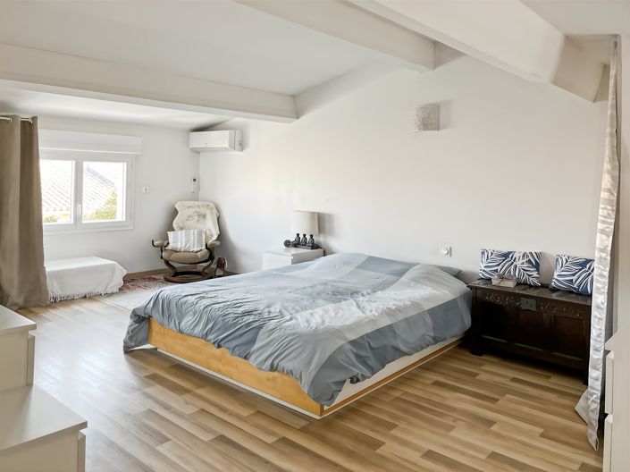 Image No.17-3 Bed House for sale