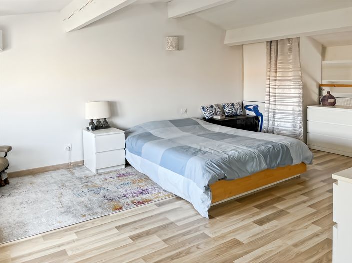 Image No.18-3 Bed House for sale