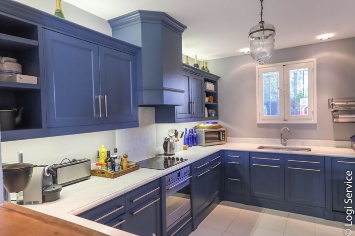 Image No.5-4 Bed Property for sale