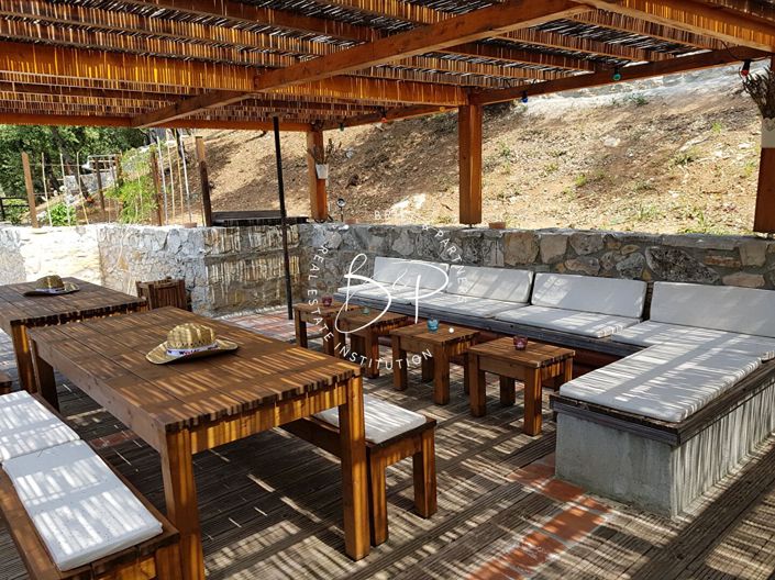 Image No.8-8 Bed House for sale