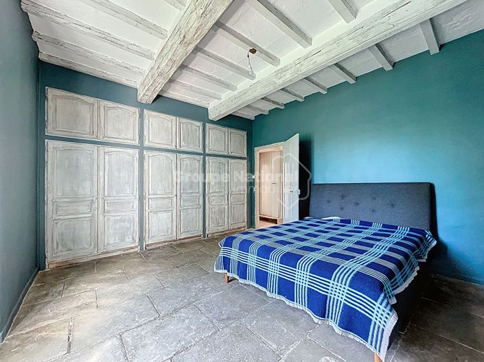 Image No.12-6 Bed House for sale