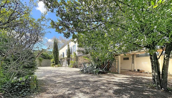 Image No.2-6 Bed House for sale