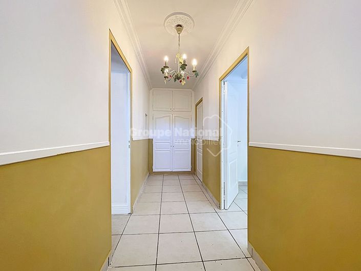 Image No.8-6 Bed House for sale