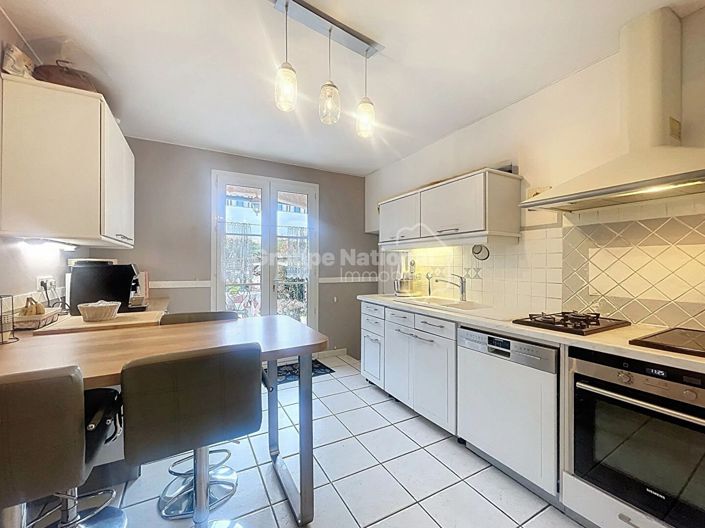 Image No.5-3 Bed House for sale