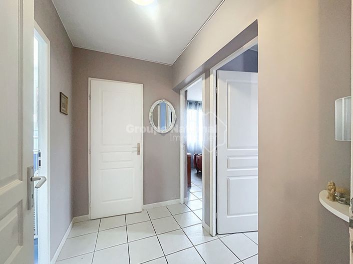 Image No.8-3 Bed House for sale