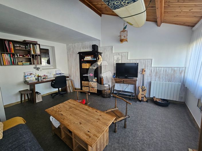 Image No.6-2 Bed House for sale