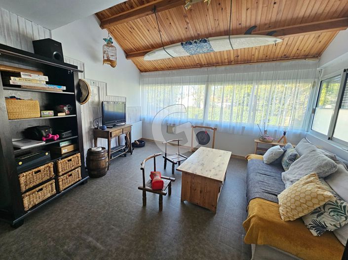 Image No.7-2 Bed House for sale