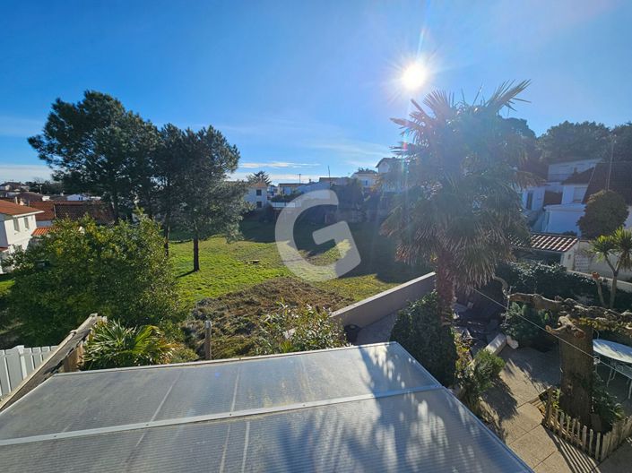 Image No.9-2 Bed House for sale